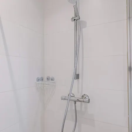 Huswell - Spacious In With Big Terrace Апартаменты *